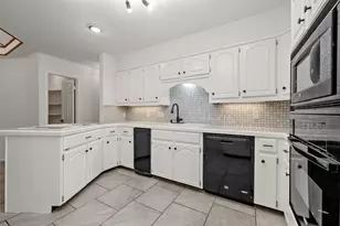 108 Spring Creek St, Lacy Lakeview, TX 76705 - Photo 15