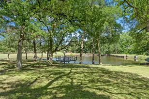 108 Spring Creek St, Lacy Lakeview, TX 76705 - Photo 3