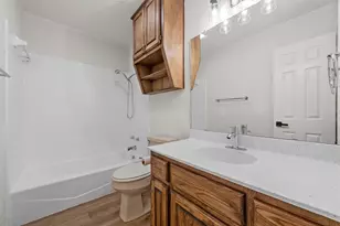 108 Spring Creek St, Lacy Lakeview, TX 76705 - Photo 23
