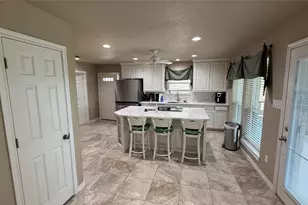 407 S Lakewood Cir, Lake Bridgeport, TX 76426 - Photo 15