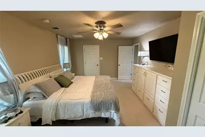 407 S Lakewood Circle, Lake Bridgeport, TX 76426 - Photo 17