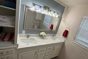 407 S Lakewood Cir, Lake Bridgeport, TX 76426 - Photo 19