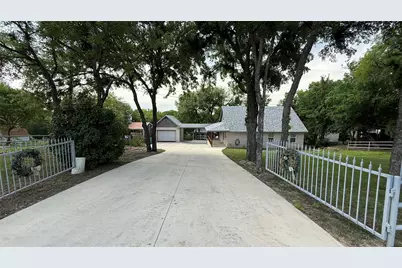 407 S Lakewood Circle, Lake Bridgeport, TX 76426 - Photo 1