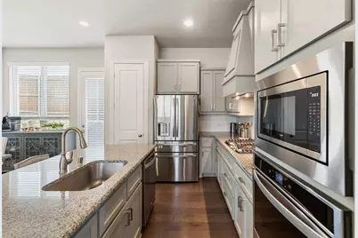 3614 Adriana Avenue, Irving, TX 75038 - Photo 9