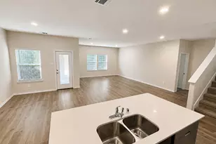 881 Newport Dr, Ferris, TX 75125 - Photo 5