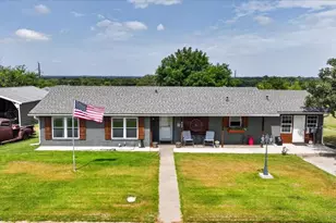 907 Denver St, Alvord, TX 76225 - Photo 1
