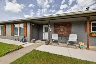 907 Denver St, Alvord, TX 76225 - Photo 3