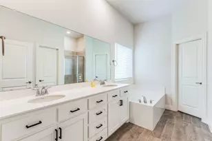 7412 Twisted Thicket Ln, Little Elm, TX 76227 - Photo 11