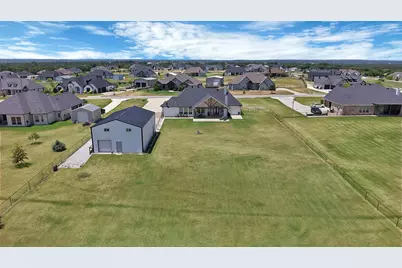 244 Harvard Lane, Springtown, TX 76082 - Photo 35