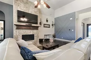 3841 Karen Rd, Midlothian, TX 76065 - Photo 9