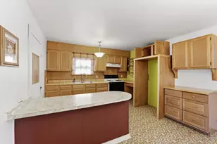 630 W Thompson St, Jacksboro, TX 76458 - Photo 15