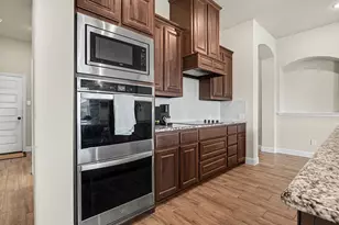 12601 Panther Creek Dr, Godley, TX 76044 - Photo 9