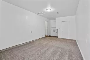 711 N Carroll Blvd, Denton, TX 76201 - Photo 9