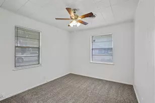 711 N Carroll Blvd, Denton, TX 76201 - Photo 11