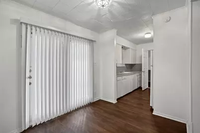 711 N Carroll Boulevard, Denton, TX 76201 - Photo 3