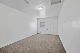 711 N Carroll Blvd, Denton, TX 76201 - Photo 13