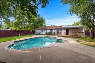 2529 Syracuse Dr, Irving, TX 75062 - Photo 29