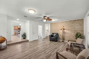 328 Creekview Meadows Dr, Springtown, TX 76082 - Photo 11
