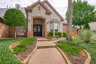 8 Hidden Lake Ct, Mansfield, TX 76063 - Photo 3