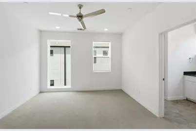 427 W 10th Street #101, Dallas, TX 75208 - Photo 17