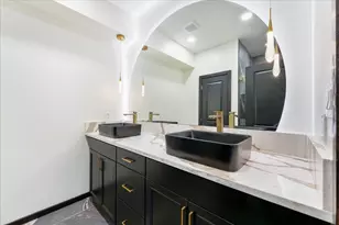 6027 Verde Way, Dallas, TX 75211 - Photo 9