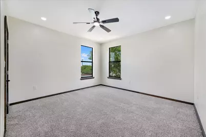 6027 Verde Way, Dallas, TX 75211 - Photo 17