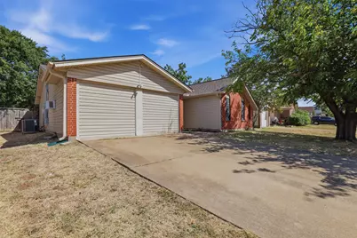 1420 Laurel Lane, Cleburne, TX 76033 - Photo 31