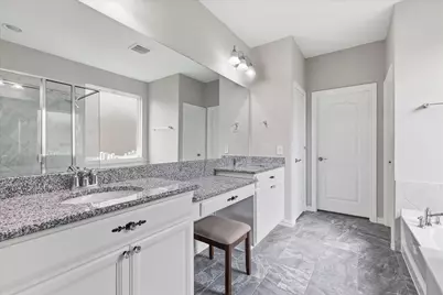 825 Crest Breeze Drive, Fort Worth, TX 76052 - Photo 17