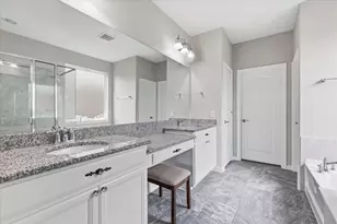 825 Crest Breeze Dr, Fort Worth, TX 76052 - Photo 17