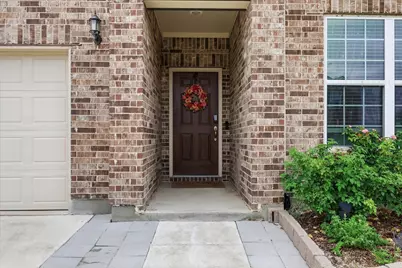 825 Crest Breeze Drive, Fort Worth, TX 76052 - Photo 3