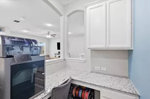 825 Crest Breeze Dr, Fort Worth, TX 76052 - Photo 13