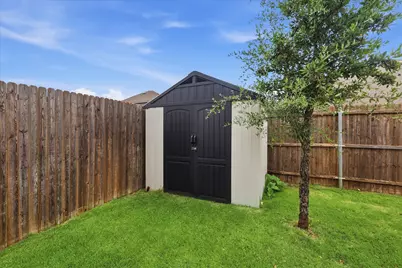 825 Crest Breeze Drive, Fort Worth, TX 76052 - Photo 35