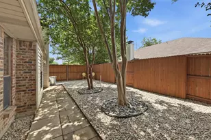 2308 Carol Good Ln, Carrollton, TX 75006 - Photo 25