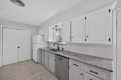 2403 Robin Circle, Denton, TX 76209 - Photo 11