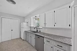 2403 Robin Cir, Denton, TX 76209 - Photo 11