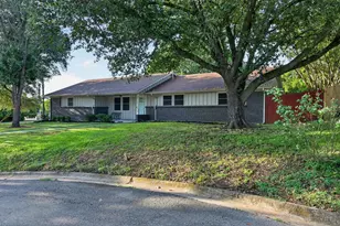 2403 Robin Cir, Denton, TX 76209 - Photo 3