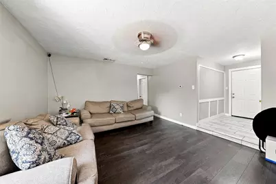 2621 Burning Tree Lane, Irving, TX 75062 - Photo 3