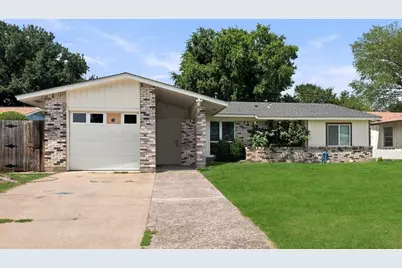 2621 Burning Tree Lane, Irving, TX 75062 - Photo 1