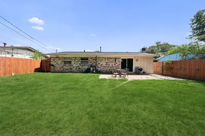 2621 Burning Tree Lane, Irving, TX 75062 - Photo 15