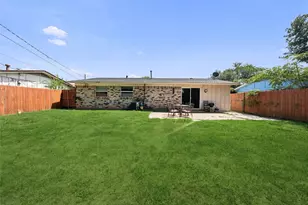 2621 Burning Tree Ln, Irving, TX 75062 - Photo 15