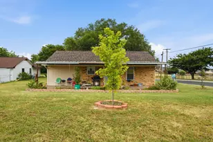 701 Van Winkle St, Weatherford, TX 76086 - Photo 3