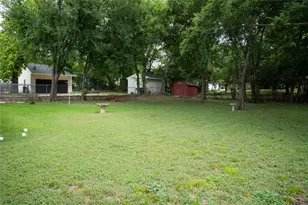 1016 E Franklin St, Hillsboro, TX 76645 - Photo 5