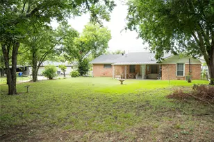1016 E Franklin St, Hillsboro, TX 76645 - Photo 9