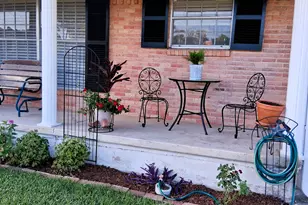 1016 E Franklin St, Hillsboro, TX 76645 - Photo 3