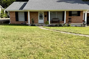 1016 E Franklin St, Hillsboro, TX 76645 - Photo 1