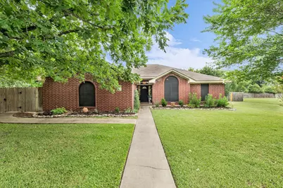 907 Dogwood Street, Robinson, TX 76706 - Photo 1