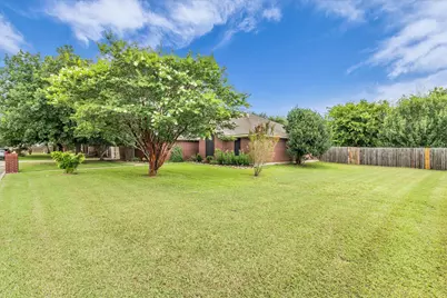 907 Dogwood Street, Robinson, TX 76706 - Photo 3