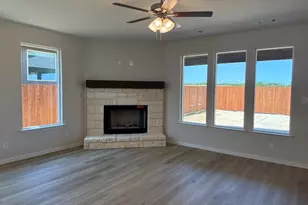 1337 Frio Dr, Springtown, TX 76082 - Photo 5