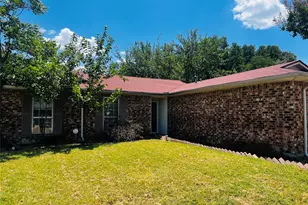 210 Nettletree St, Arlington, TX 76018 - Photo 1