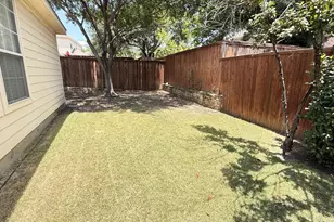 9816 Hickory Hollow Ln, Irving, TX 75063 - Photo 17